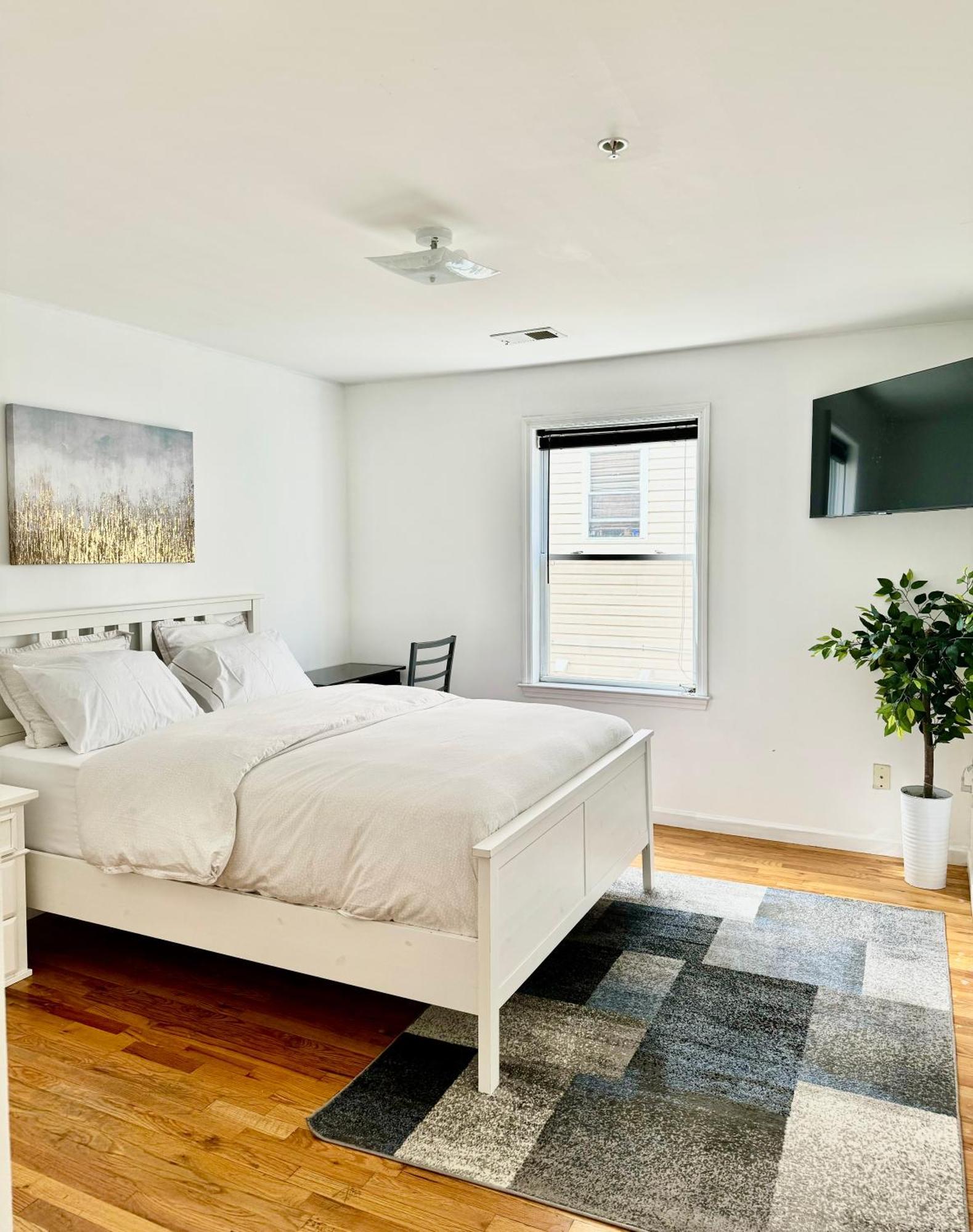 Stylish Evergreen Apartment By Newark Airport ภายนอก รูปภาพ