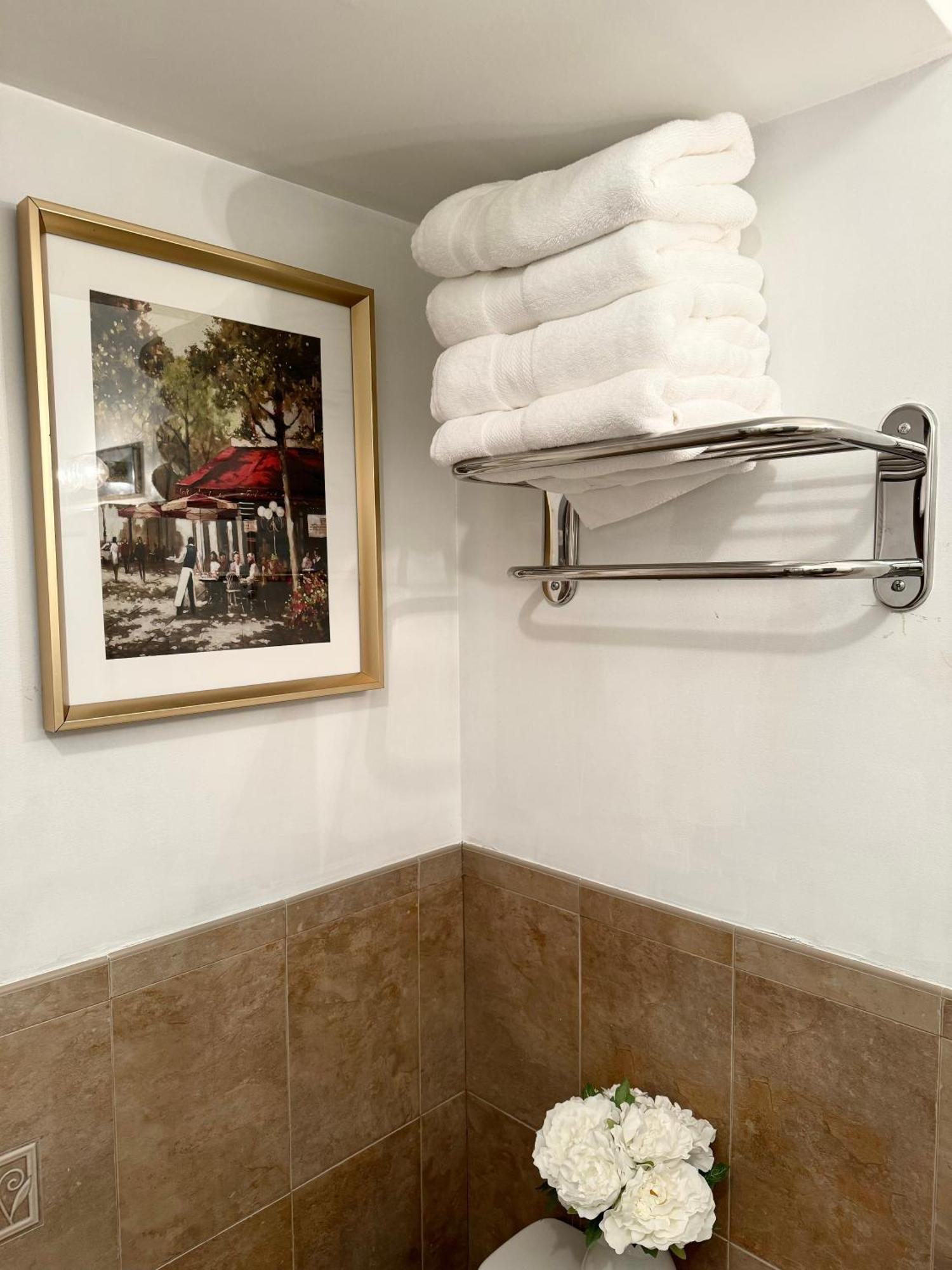 Stylish Evergreen Apartment By Newark Airport ภายนอก รูปภาพ