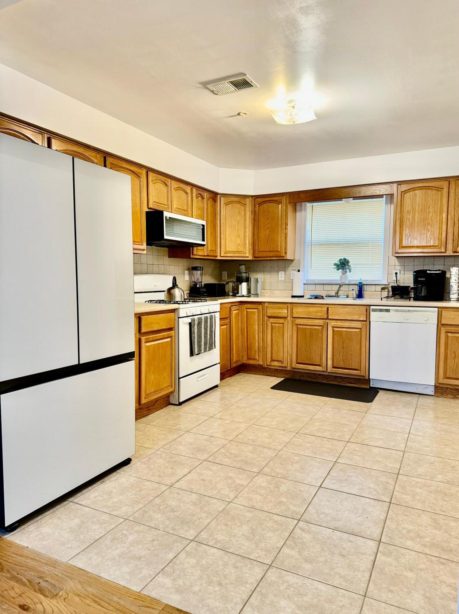 Stylish Evergreen Apartment By Newark Airport ภายนอก รูปภาพ