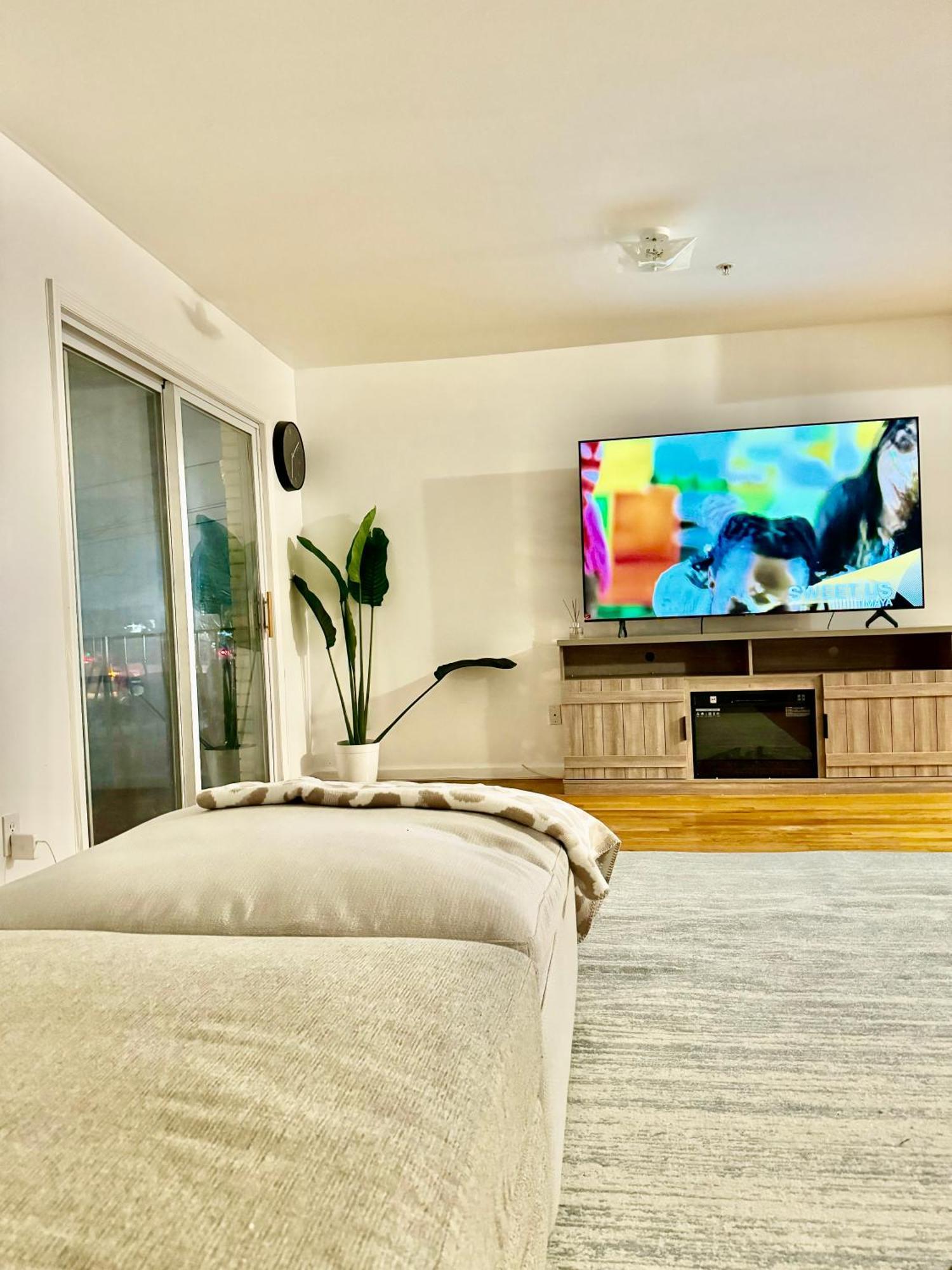 Stylish Evergreen Apartment By Newark Airport ภายนอก รูปภาพ
