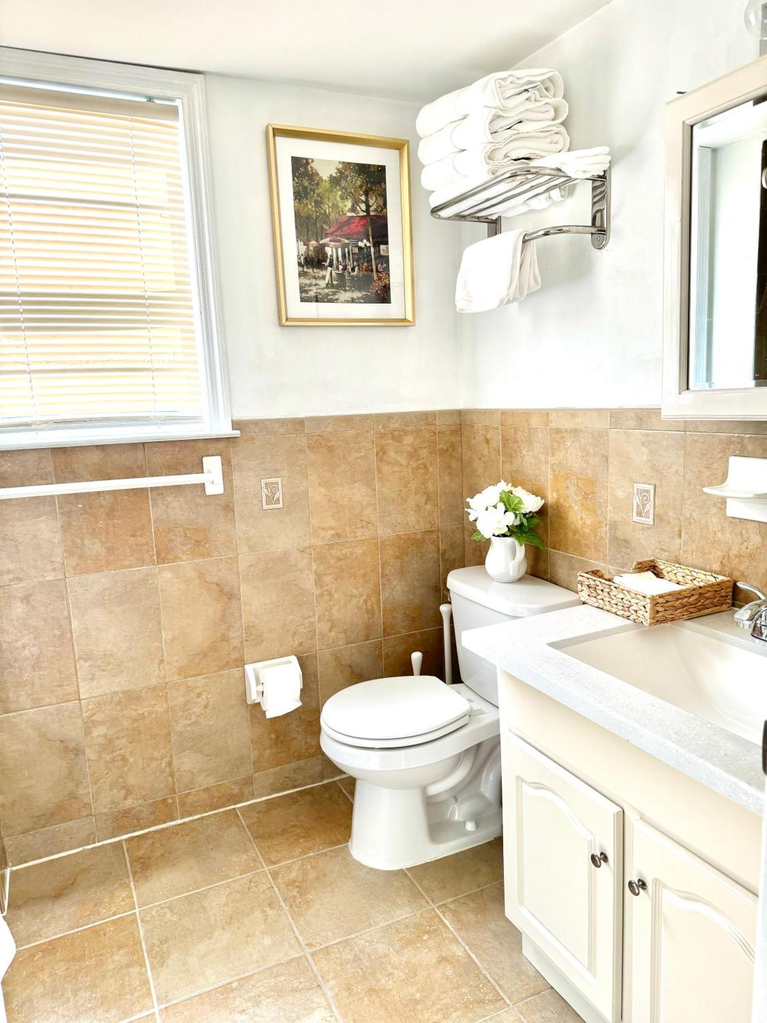 Stylish Evergreen Apartment By Newark Airport ภายนอก รูปภาพ