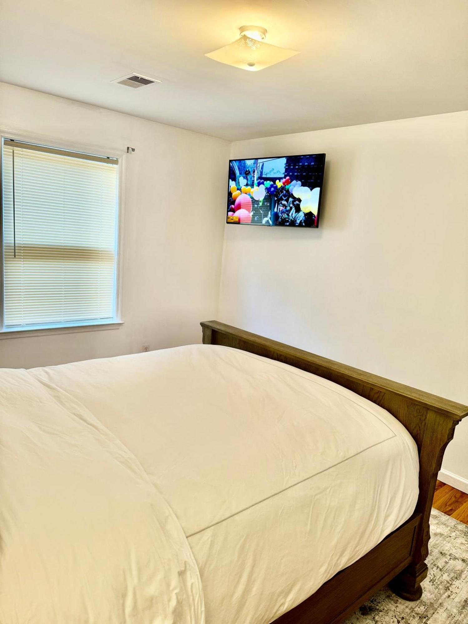 Stylish Evergreen Apartment By Newark Airport ภายนอก รูปภาพ