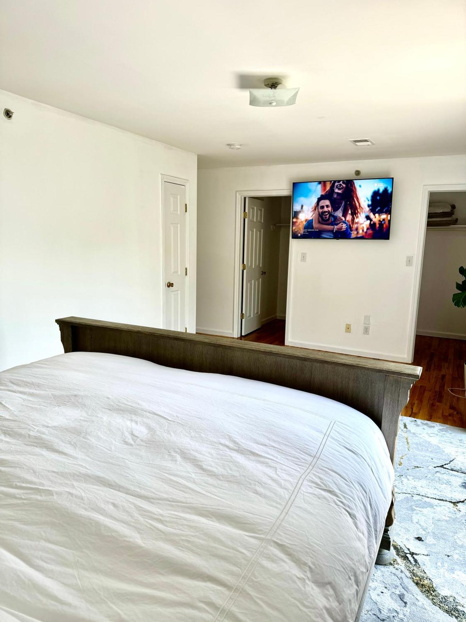 Stylish Evergreen Apartment By Newark Airport ภายนอก รูปภาพ