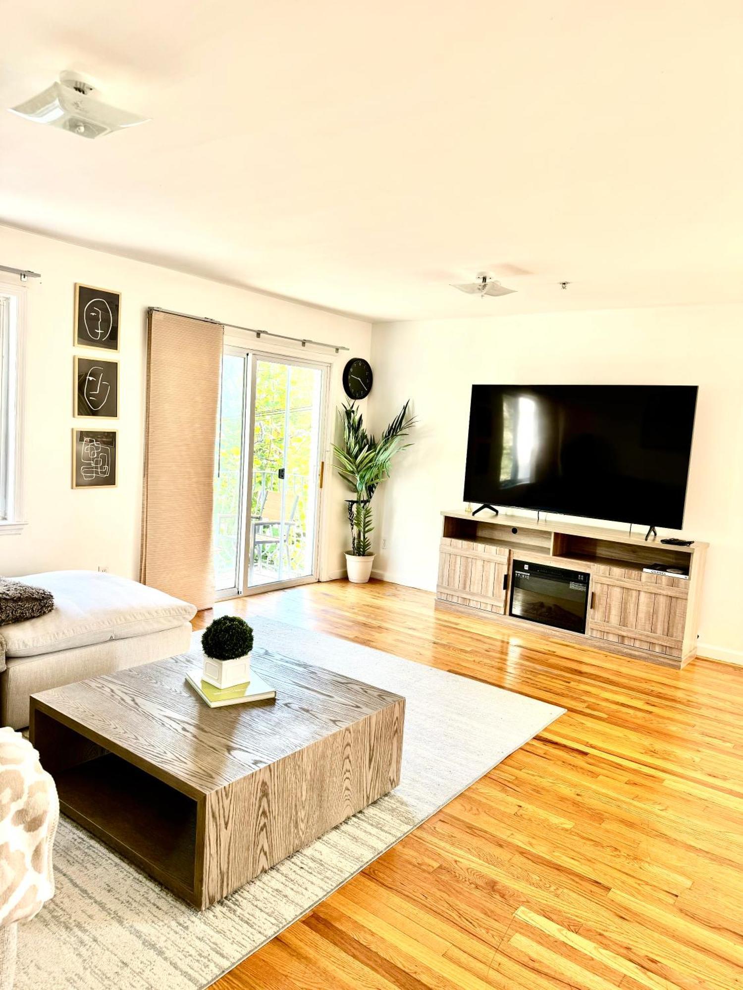 Stylish Evergreen Apartment By Newark Airport ภายนอก รูปภาพ