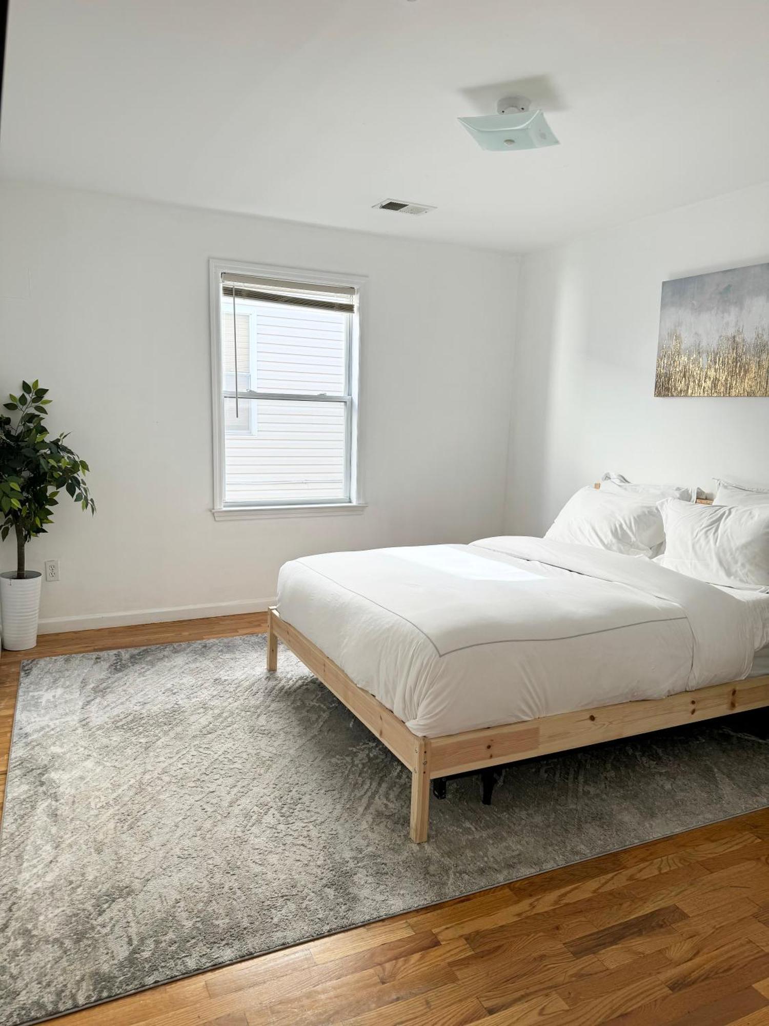 Stylish Evergreen Apartment By Newark Airport ภายนอก รูปภาพ